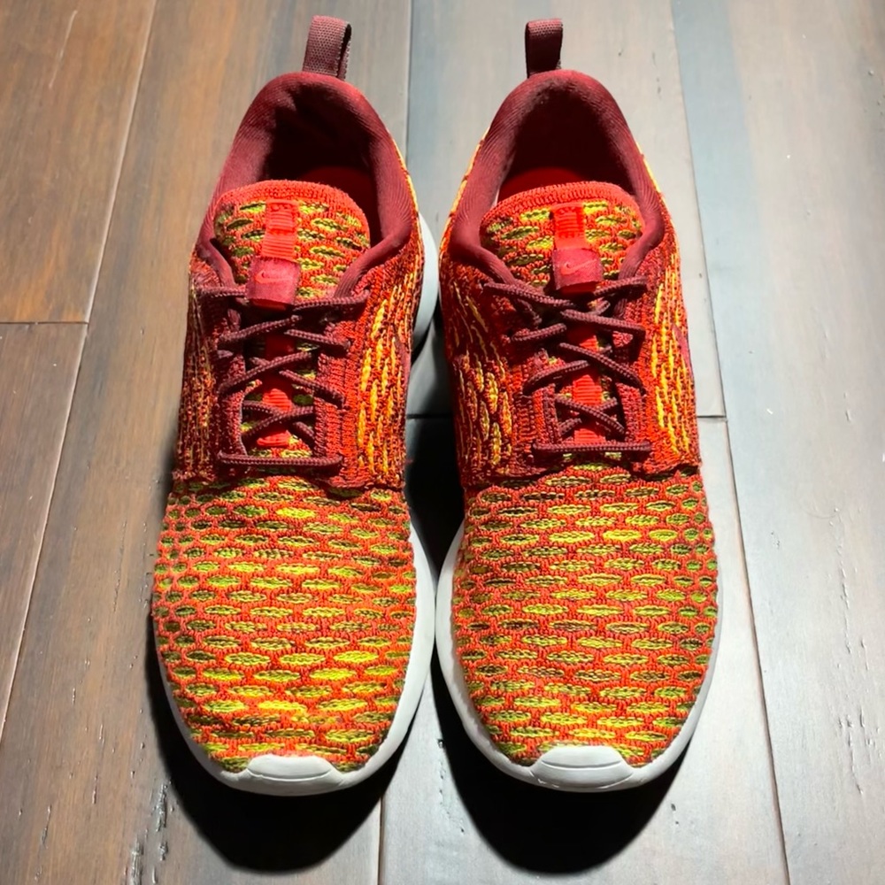 NIKE Roshe Run Flyknit